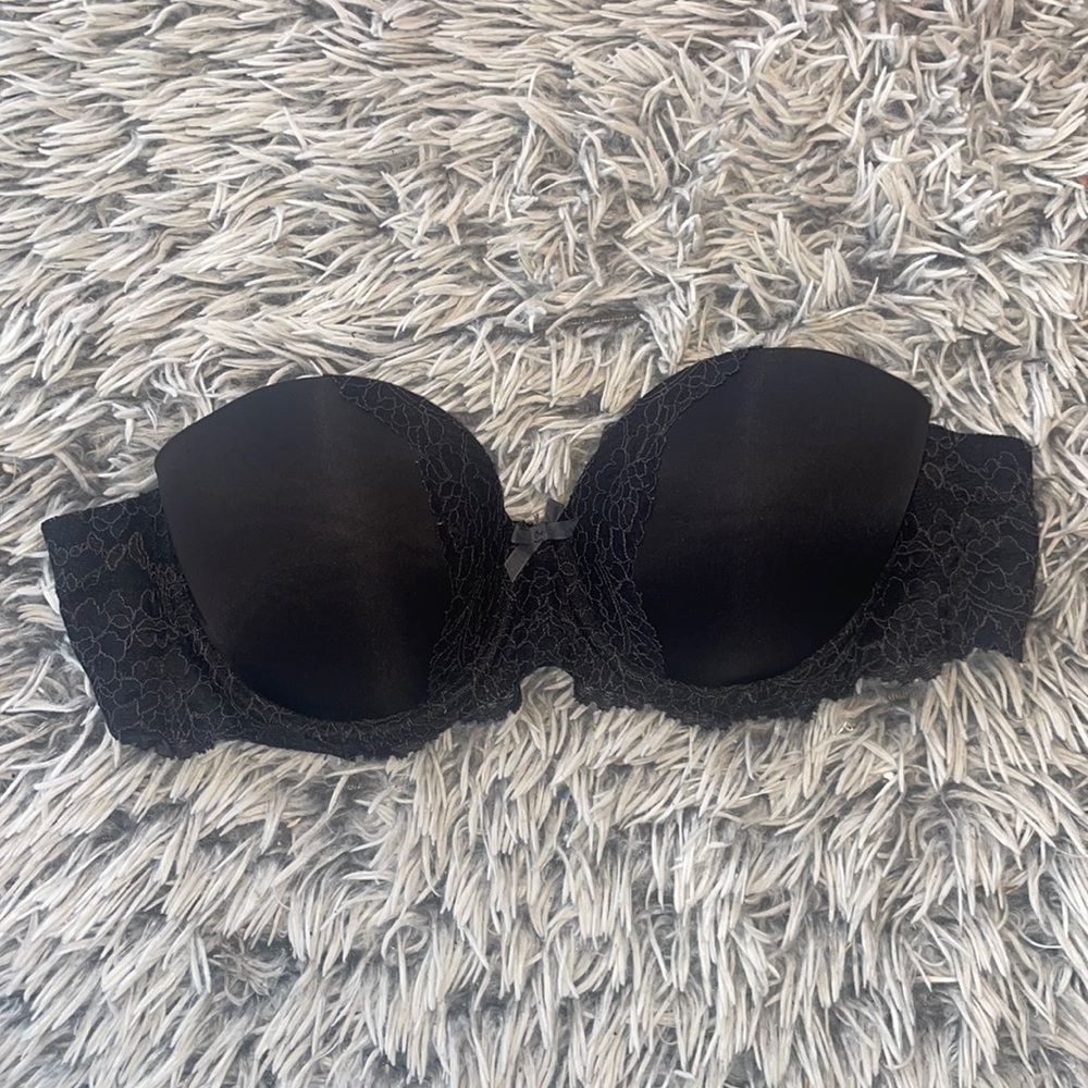 Gently Worn Black Strapless Victoria’s Secret Laces Bra 34C